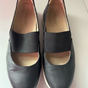 Vionic Cadee Women's Black Leather Slip-On Mary Jane Comfort Shoe 6.5